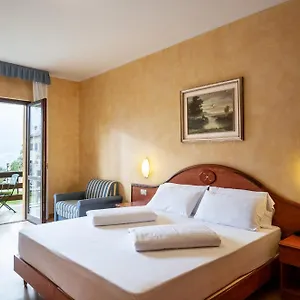 **** Hotel Caravel Italy